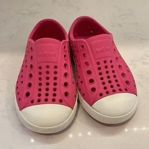 Pink toddler Natives size 6